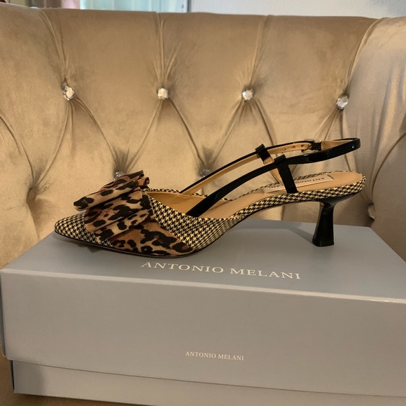 Antonio Melani style Galorie color hounds tooth, with a leopard bow. - Picture 2 of 13